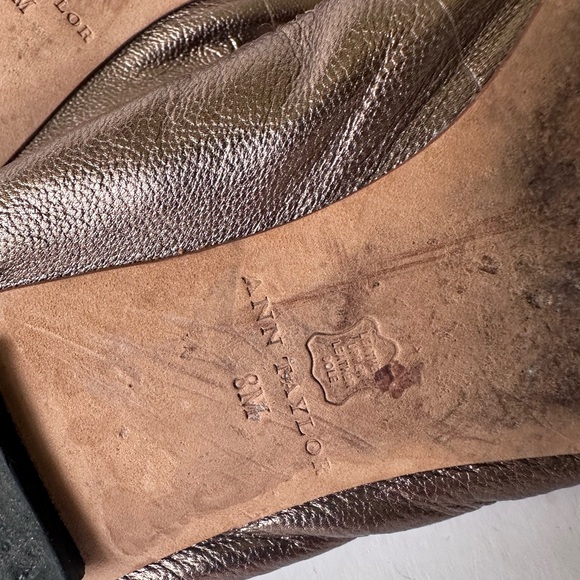 Ann Taylor Bronze Gold Metallic Leather Cap Toe Ballet Flats - Picture 13 of 13